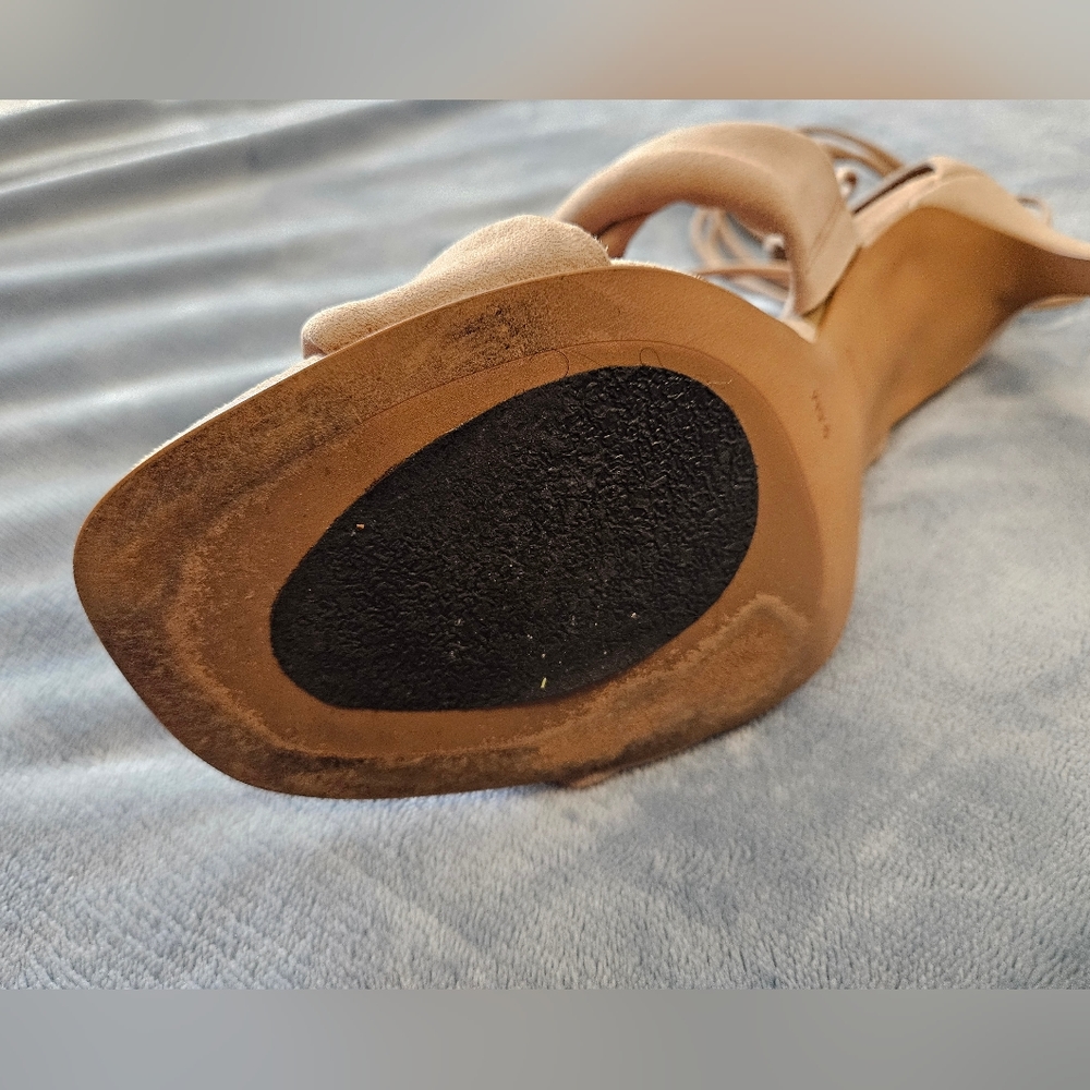 Vince Camuto Andrequa Sandal - Picture 12 of 13